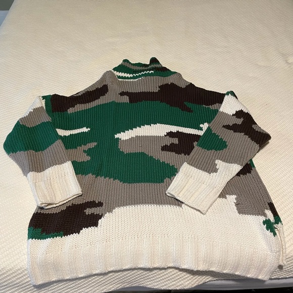 525 America Camo Turtleneck Oversized Sweater - Picture 9 of 13